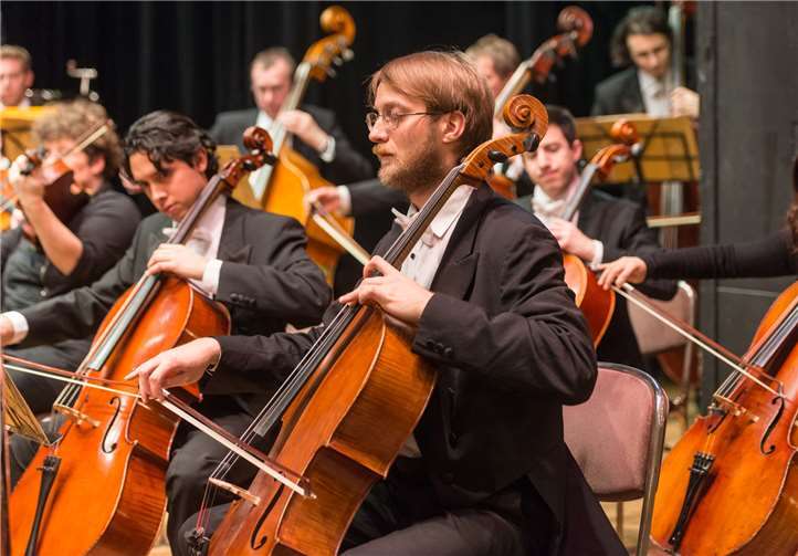Die Klassische Philharmonie Bonn unter Leitung von Prof. Heribert Beissel gastiert ab Oktober wieder in Bad Neuenahr. Foto: Dominik Ketz