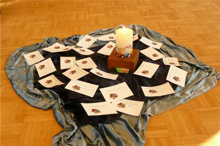 Die Klausur-Kerze: „Mit Christus auf dem Weg“ Privat