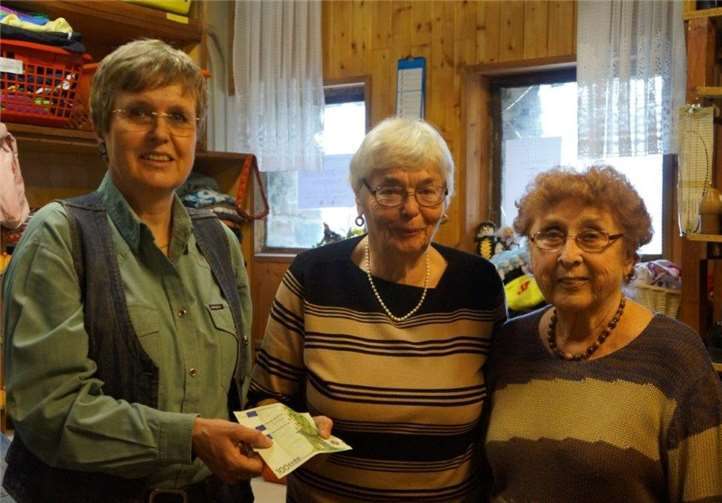 Die Kleiderstube der CDU-Frauen-Union unterstützte die Lyriktage mit einer Spende von 300 Euro.privat