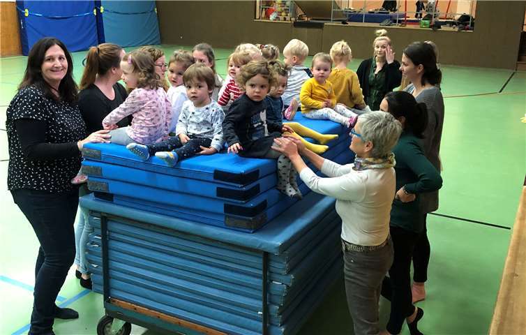 Die Kleinen haben Freude an der Bewegung und der gemeinsamen Zeit mit den Eltern. Foto: privat