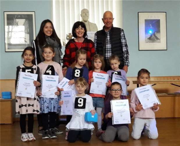 Die Kleinsten ertanzten sich einen Stern.