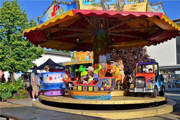 100 Jahre Kirmes in Urbar Die Kleinsten hatten im Kinderkarussell viel Spaß.
