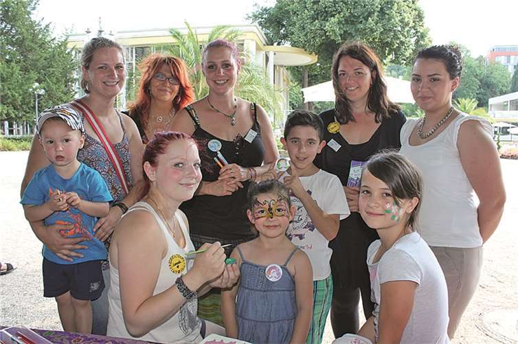 Die Kleinsten konnten sich am Stand der Okuja schminken lassen.