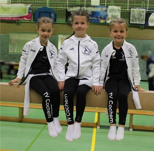 Mit Teamgeist zum Erfolg: Cochemer Turnerinnen auf dem Podium Die Kleinsten: v.li. Pauline Fuchs, Enna Thönnes, Ella Rübenach.