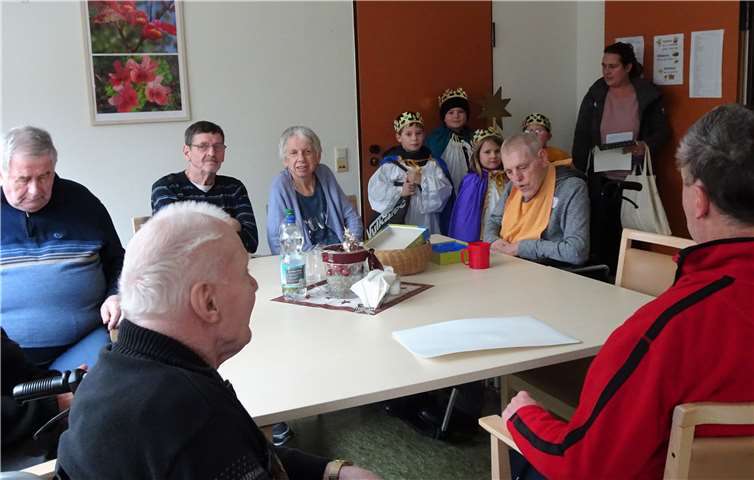 Die Klienten der Barmherzigen Brüder Saffig freuten sich über den Besuch der Sternsinger.Foto: privat