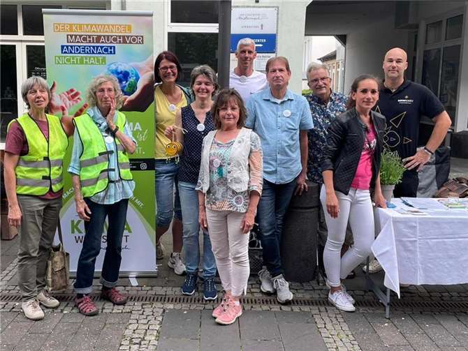 Die Klima-Werkstatt der Ehrenamtsinitiative präsentierte beim Stadtfest „Andernach schmeckt“ die verschiedenen Gruppen und ihre Schwerpunkte.  Foto: Rüdiger Schäfer