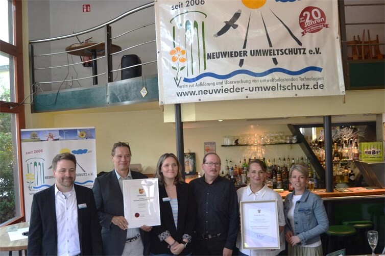 Die Klimamanagerinnen von Kreis und Stadt überreichten Urkunden zum 20-jährigen Jubiläum des Neuwieder Umweltschutzverein an die Vorsitzenden 