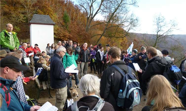 Die Klimapilger bei einer Rast.privat