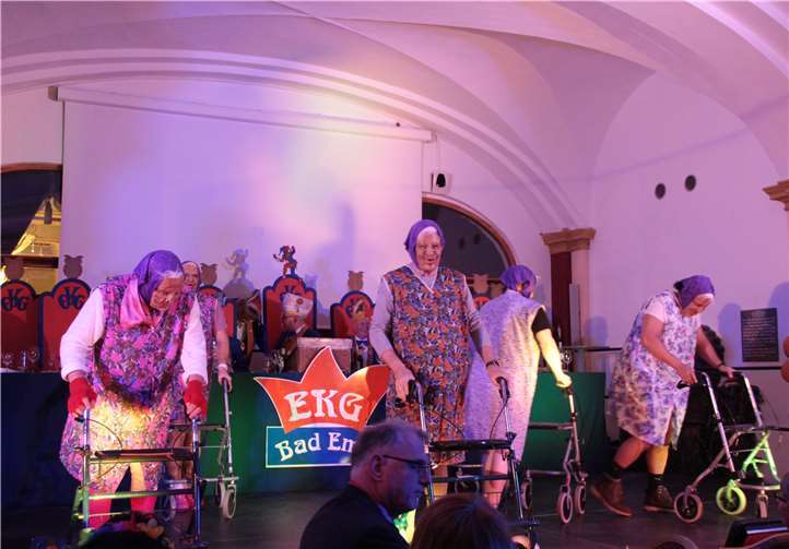 Die „Knackigen Omis“ rockten die Bühne.