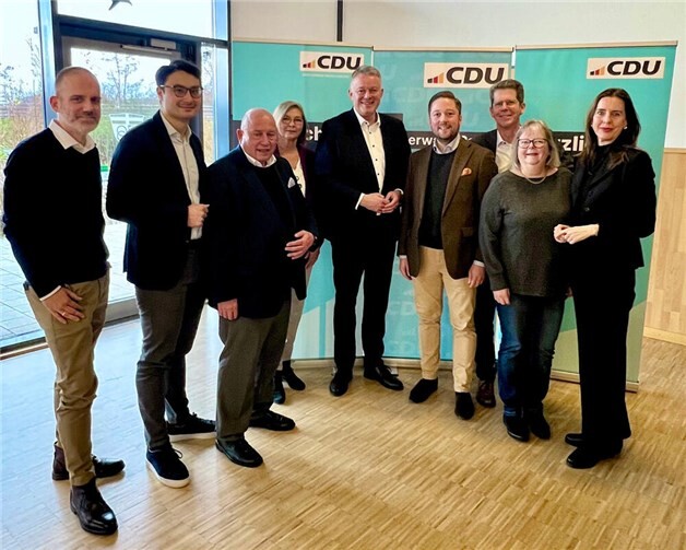 Die Koblenzer CDU-Delegation mit den frisch gewählten Bezirksvorständen Leo Biewer und Susanne von Wnuk-Lipinski sowie CDU Landtagskandidat Philip Rünz und Spitzenkandidat Gordon Schnieder. Foto: Sandra Hürter