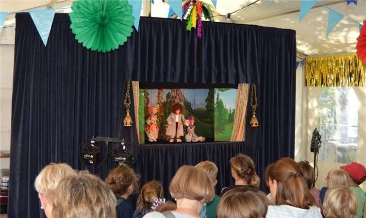 Die Koblenzer Puppenbühne führte den Froschkönig auf.