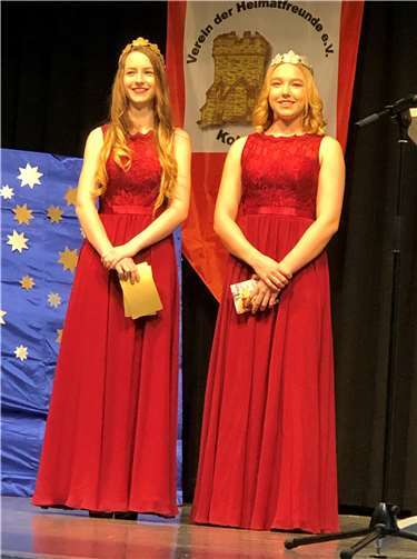 Die Koblenzer Weinkönigin Lisa II. (Nonninger) und ihre Weinprinzessin Jil (Rübel) wünschten eine wunderbare und besinnliche Weihnachtszeit.