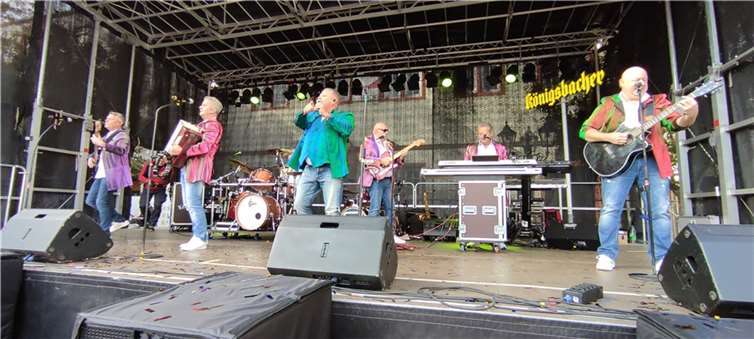 Die Kolibris heizen den Jecken ein.