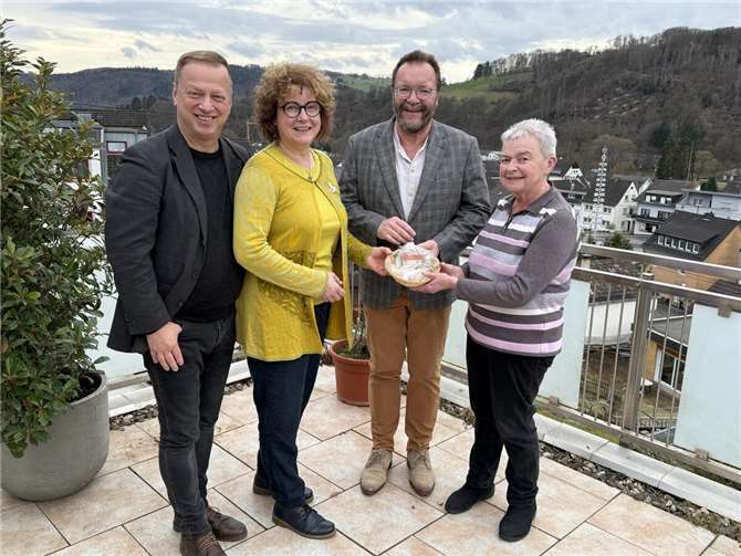 Die Kollekte aus dem ökumenischen Karnevalsgottesdienst in der Klosterkirche Hausen kommt dem Projekt der 1. Bundeskönigin Andrea Reiprich zugute.  Foto: Justus Reiprich