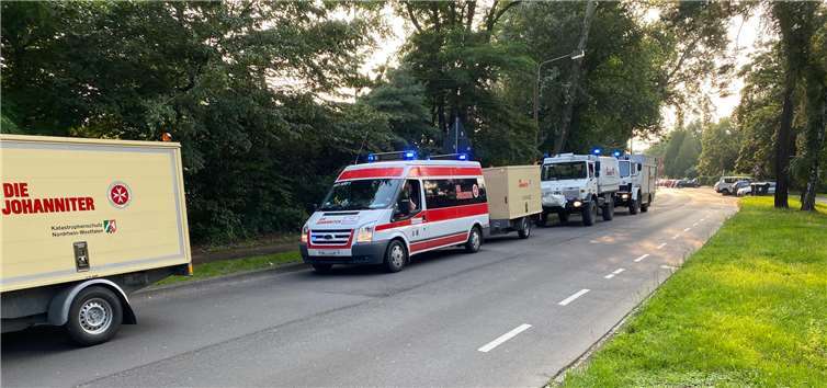 Die Kolonne der Johanniter. Foto: Julian Müller