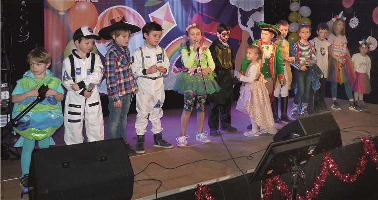 Die Kolping-Kindergruppe „Mennijer Pänz“ erwiesen sich als höchst talentierte Nachwuchskünstler. Fotos: FRE
