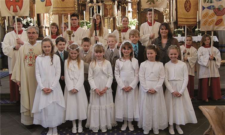 Die Kommunionkinder von St. Marien Niederbreisig.FA