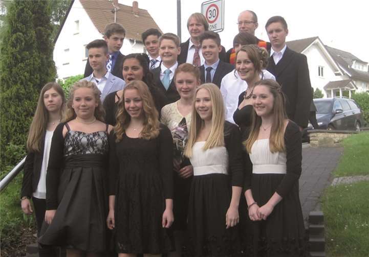 Die Konfirmanden aus St. Katharinen nach dem Gottesdienst.privat