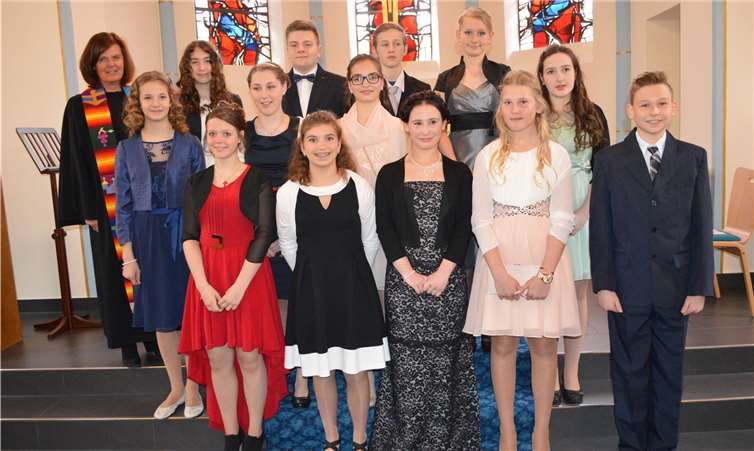 Die Konfirmandinnen und Konfirmanden feierten ihren großen Tag. AB