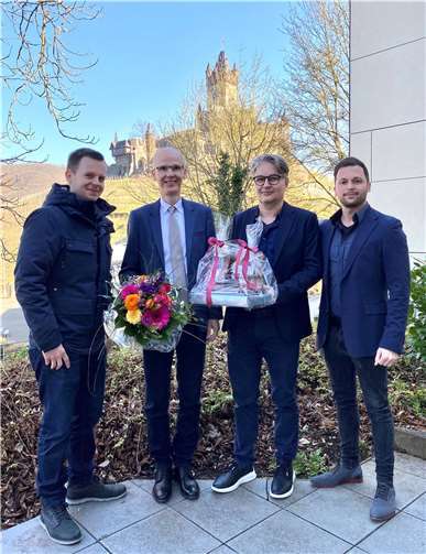 Die Konrektoren verabschieden ihren ehemaligen Schulleiter Christian Etzkorn (2.v.l). Foto: privat