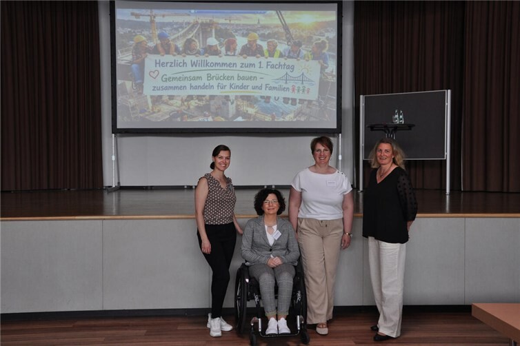 Die Koordinatorinnen der Kita-Sozialarbeit Olga Ganis und Jessica Fischbach, Referatsleiterin Alexandra Khan und Dozentin Prof. Dr. Vanessa Schnorr freuten sich über die positive Resonanz zum ersten Fachtag.
