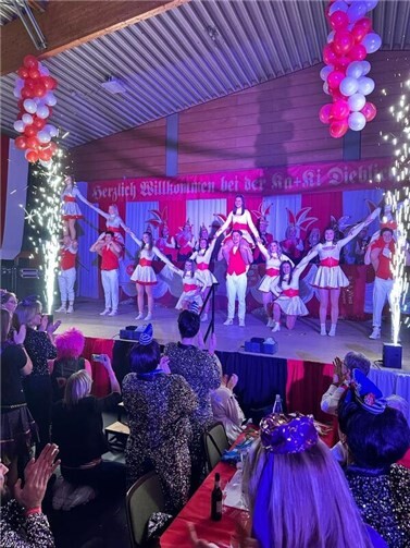 Die Kostümsitzung 2026 in voller Pracht.