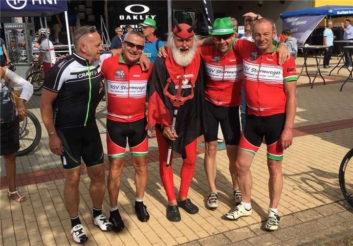 Die Krabbelgruppe hatte ein erlebnisreiches Wochenende bei der Deutschland Tour.privat