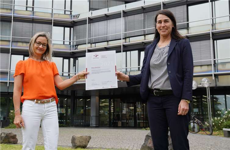 Die Kreisdirektorin und Personaldezernentin Svenja Udelhoven (r.) und Katja Milde, stellvertretende Gleichstellungsbeauftragte des Rhein-Sieg-Kreises. Foto: Rhein-Sieg-Kreis