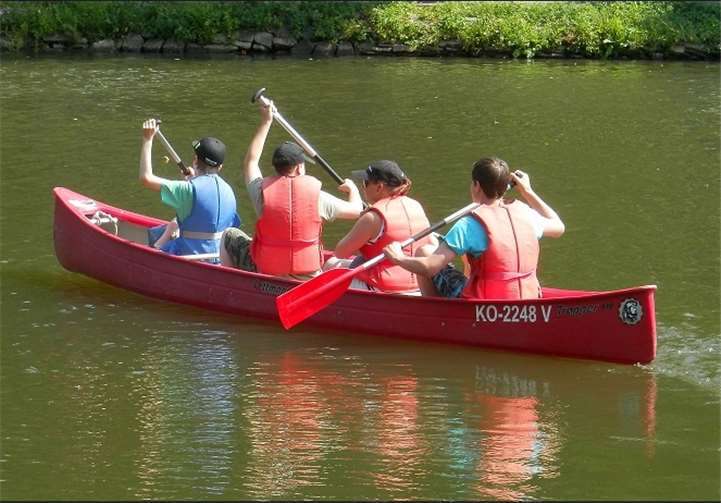 Die Kreisjugendpflege bietet eine Kanutour auf der Lahn an. privat
