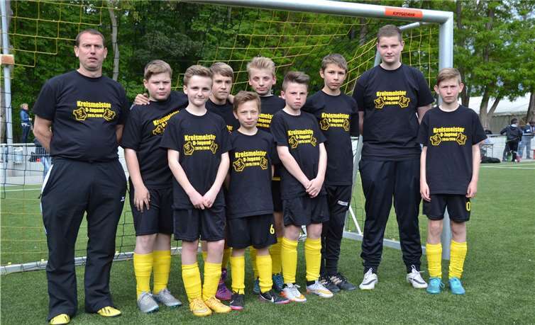 Die Kreismeister der D-Jugend des TuS Odendorf – für die kommende Saison wird noch Verstärkung gesucht.WEIGERT