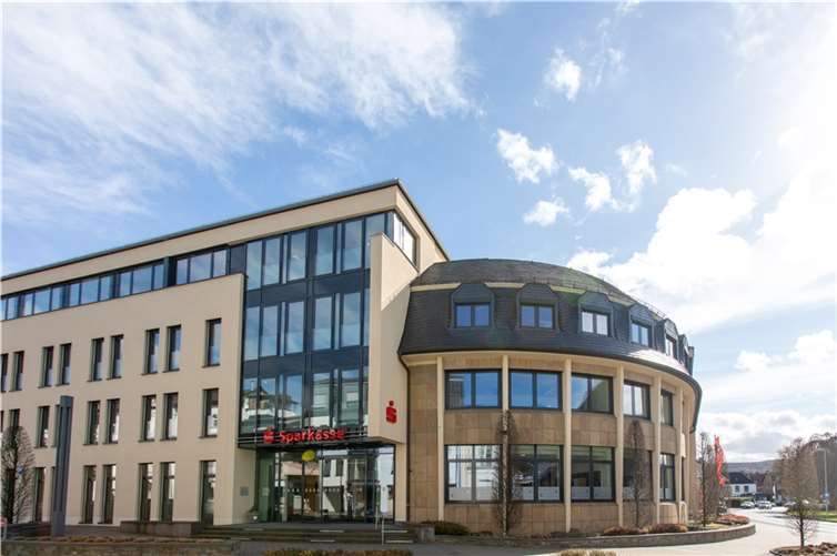 Die Kreissparkasse Ahrweiler betreibt das mit Abstand dichteste Filial- und Geldautomatennetz aller Finanzdienstleister im Landkreis Ahrweiler.  Foto: Christian Lipowski