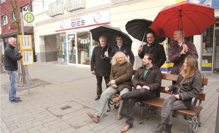 Die Kreisstadt-Grünen machen auf die mangelhaften Haltestationen aufmerksam.privat