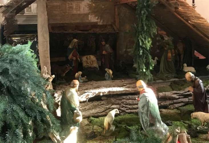 Die Krippe kann an den Weihnachtsfeiertagen sowie an Silvester und Neujahr besichtigt werden.