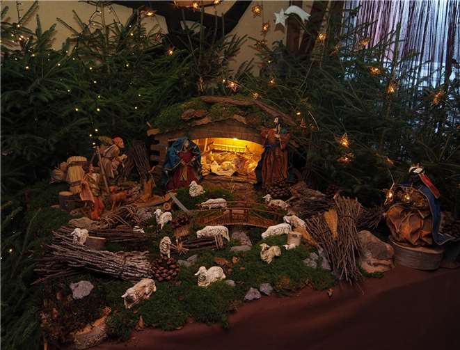 Die Krippenlandschaft von Elfie und Winfried Müller in Bermel.  Fotos: Bernd Schmitz