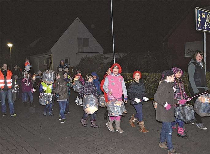 Die Kripper Kinder zogen singend durch den Ort. AB