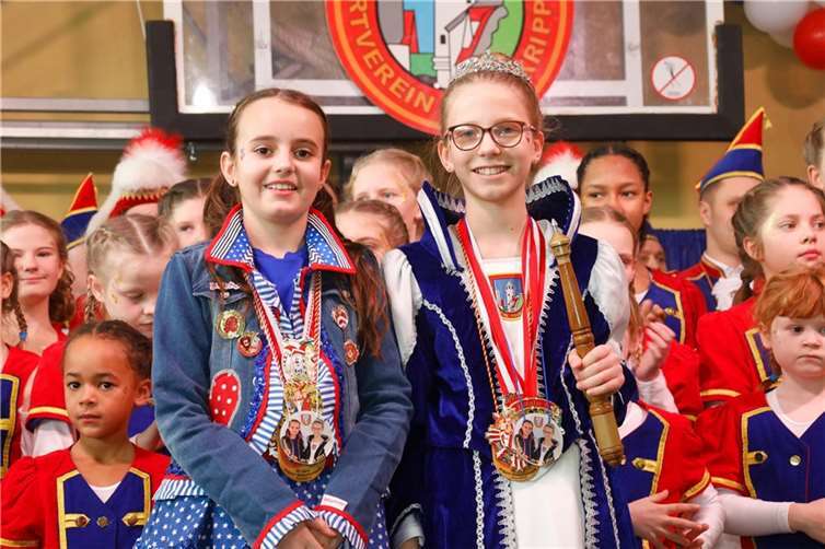 Die Kripper Kinderprinzessin Lea II. (Enke) und ihre Hofdame Jule (Wenk).  Fotos: Thorsten Stephan