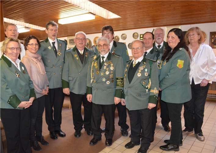 Die Kripper Schützen mit ihrem neuen Vorsitzenden Georg Zihs (4. von links). Foto: AB