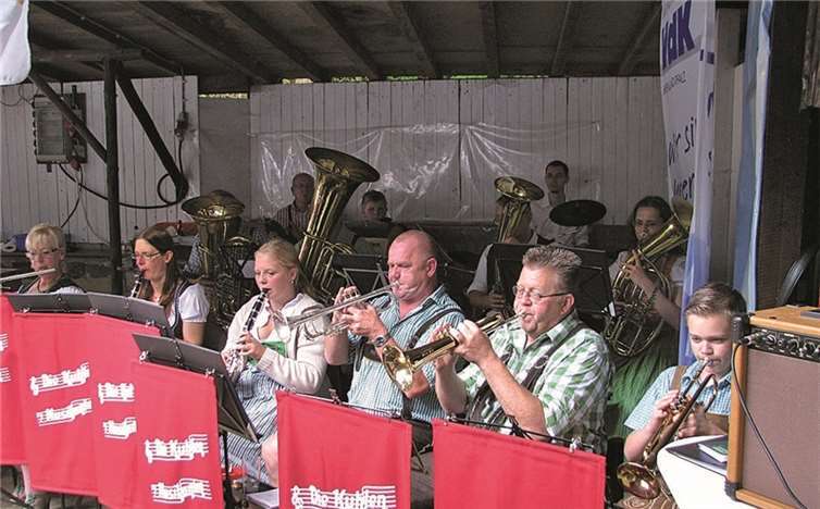 Die "Kuhlen Musikanten" verstanden es hervorragend, die Besucher auf dem "Hargartener Hügel" musikalisch zu unterhalten. privat