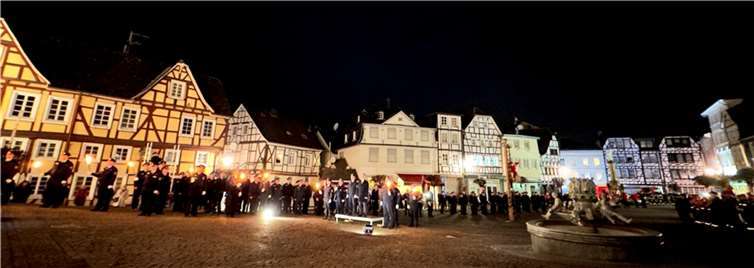 Die Kulisse auf dem Marktplatz.