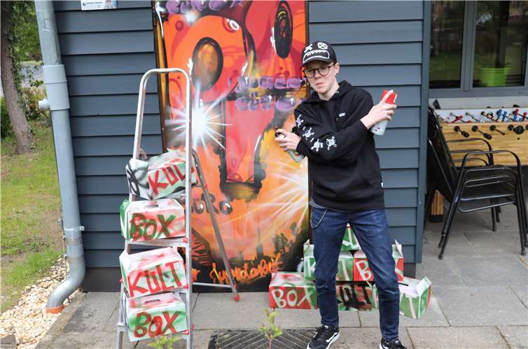 Die Kult-Boxen im Grafitti-Design enthalten Ideen und Materialien zum kreativen austoben. Foto: privat
