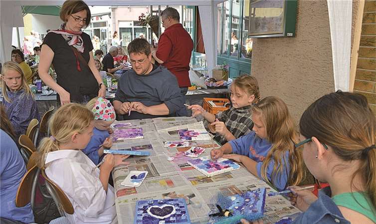 Die Kunstangebote für Kinder wurden hervorragend angenommen.AB