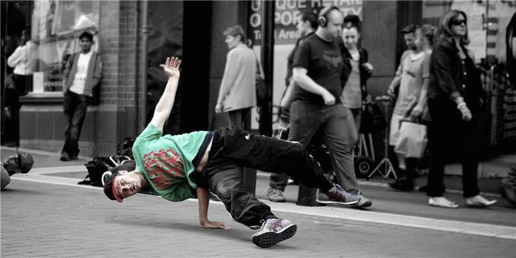 Die Kursteilnehmer lernen die Techniken Schritt für Schritt. Fotos: privat