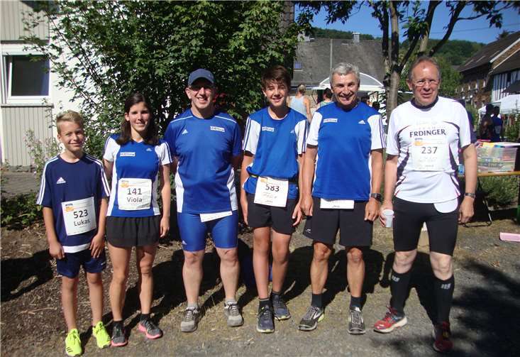 Die LG’ler beim Wasserlauf: (v.l.) Willi Lörsch, Klaus Jahnz, Felix Jahnz, Klaus Dieter Müller, Viola Pulvermacher und Lukas Pulvermacher. privat