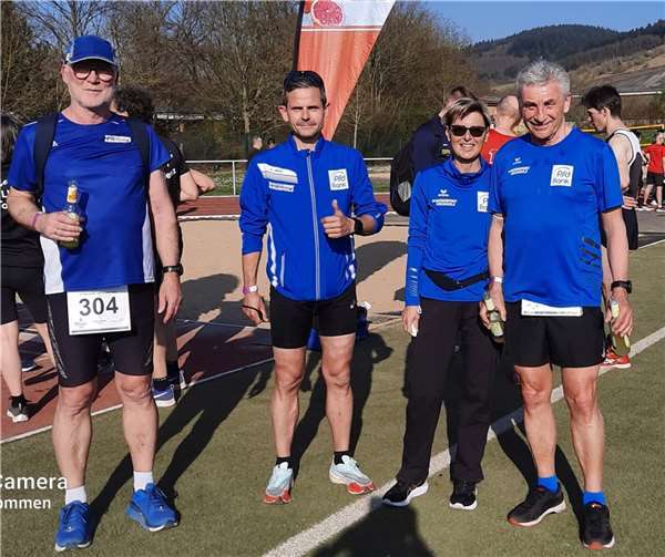 Die LG’ler nach dem Zieleinlauf des 10 km Wettkampf (v.l.) Roland Wesche, Michael Krämer, Elisabeth Waldorf und Klaus Jahnz.  Foto: privat
