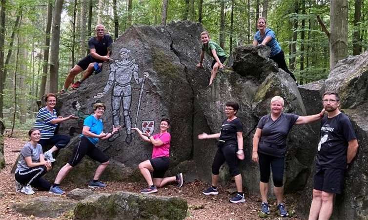 Die LG’ler trainieren weiter, dabei kommt der Spaß aber nicht zu kurz und es bleibt Zeit für ein Foto auf dem Traumpfad „Vier-Berge-Tour.Fotos: privat