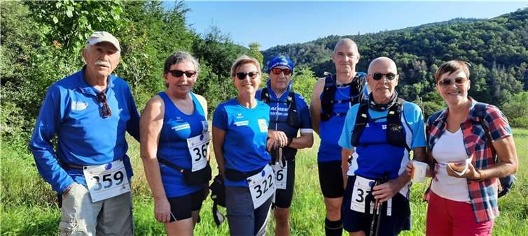 Die LG’ler vor dem Start an der Martinshütte in Altenahr.  Fotos: LG Laacher See