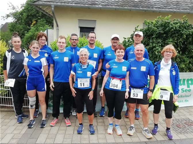 Die LG’ler vor dem Start beim Honiglauf in Horn.  Fotos: Joachim Massion