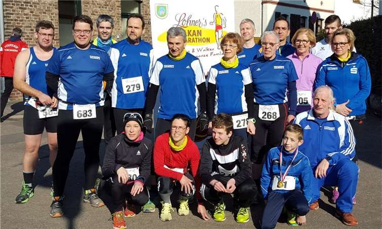 Die LGler vor dem Start in Horchheim (es fehlen Heike Court, Daniel Kistner und Manfred Schmitt).privat