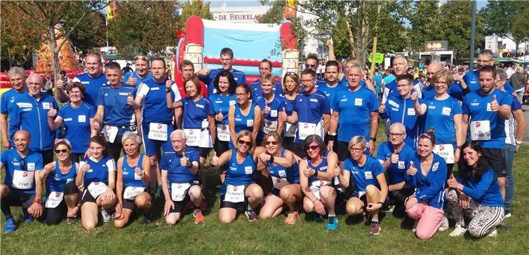 Die LG’ler vor dem Start in Polch (r. 1. Reihe die Siegerin beim 10 km Viola Pulvermacher).Fotos: privat