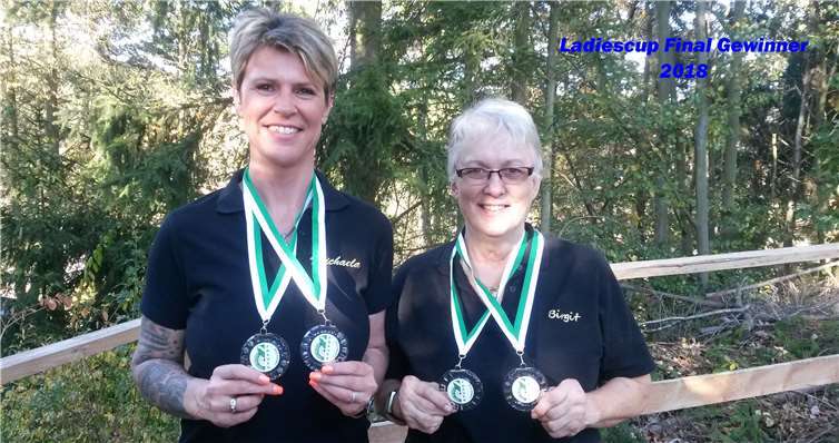 Ladies-Cup in Voerde-Holthausen Die Ladies-Cup Finalgewinnerinnen .